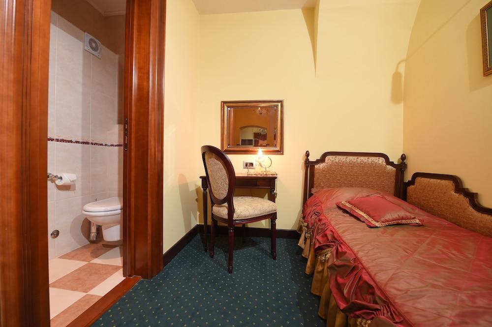 Hotel Leopold I Novi Sad Exterior photo