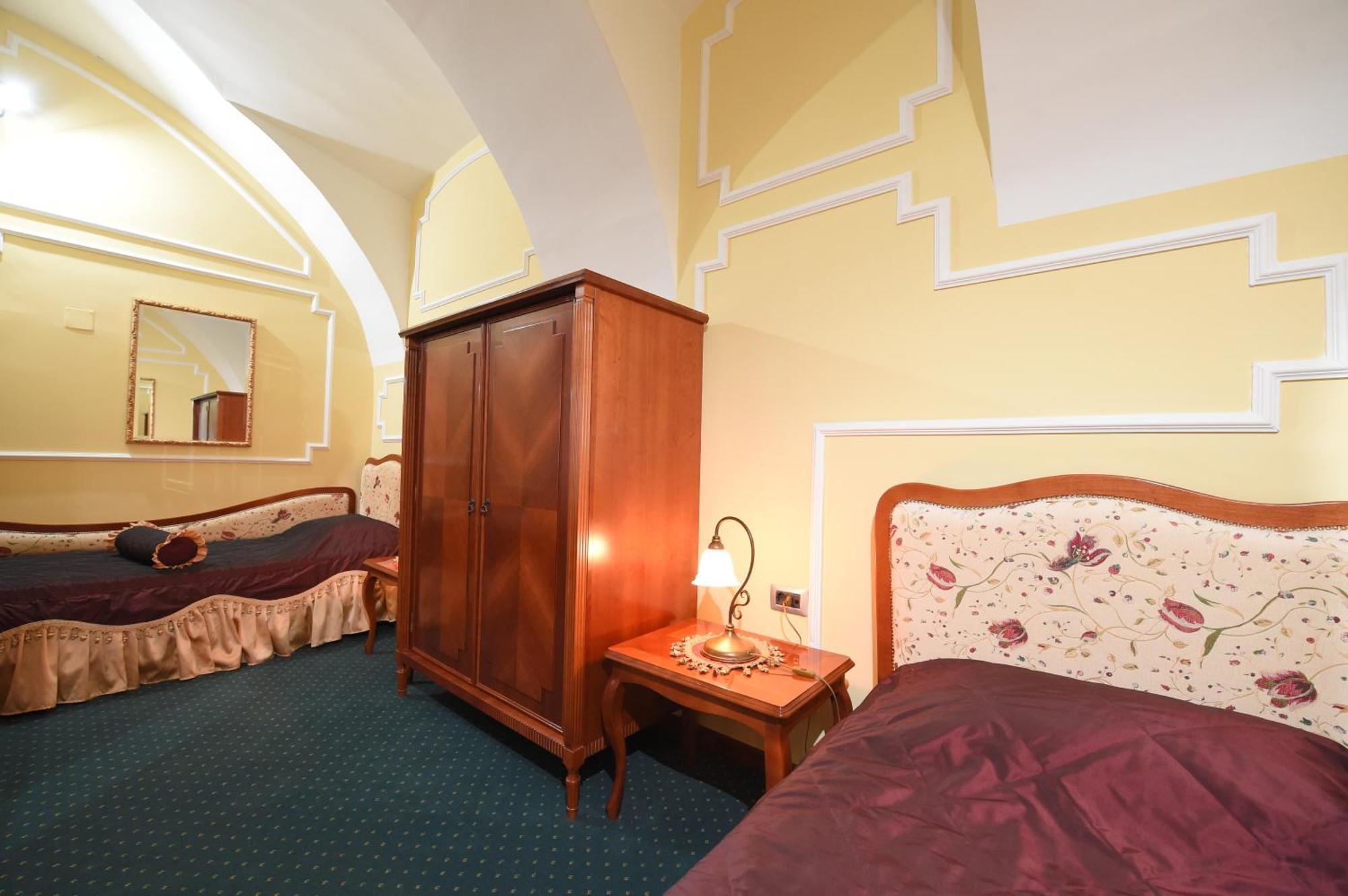 Hotel Leopold I Novi Sad Room photo