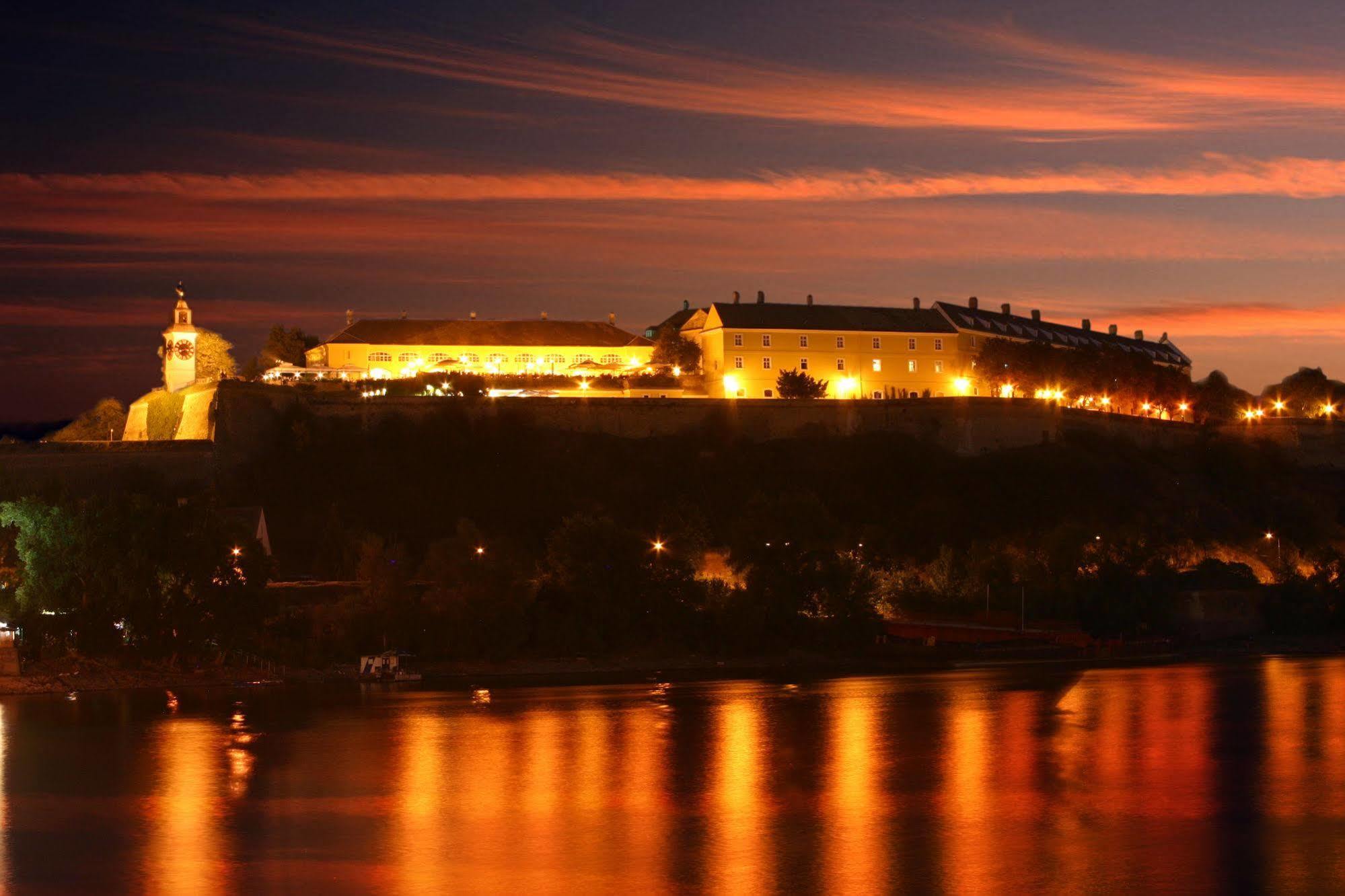 Hotel Leopold I Novi Sad Exterior photo